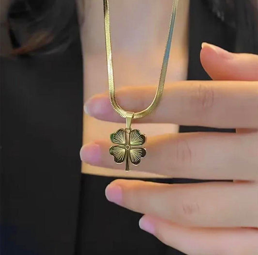 italian Clover Necklace